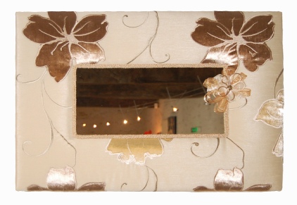 Miroir tissu satin et fleurs velours